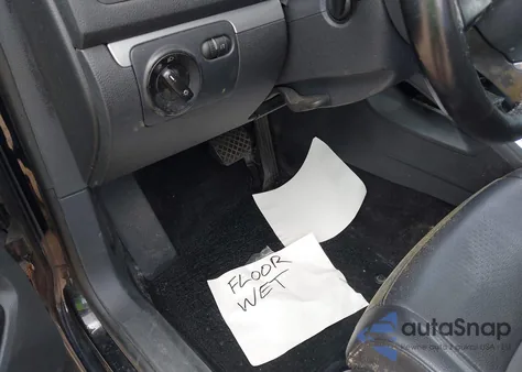 2010 Volkswagen Jetta Limited Edition z USA, uszkodzony, nr VIN 3VWRX7AJ6AM141816